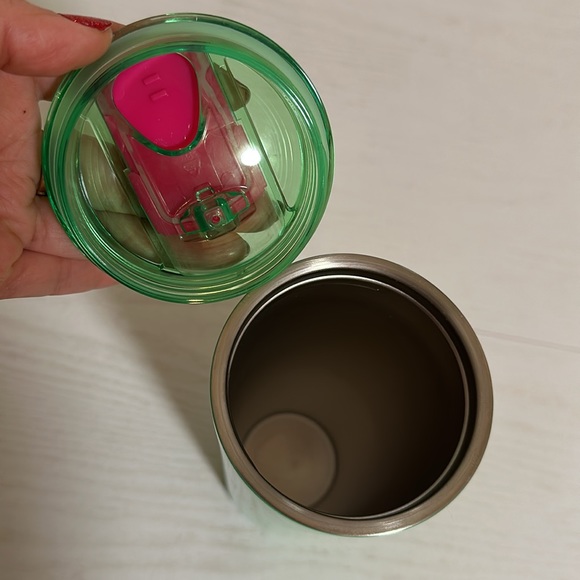 Starbucks green tumbler pink detail siren logo 2023 16oz (used once) - Picture 3 of 5